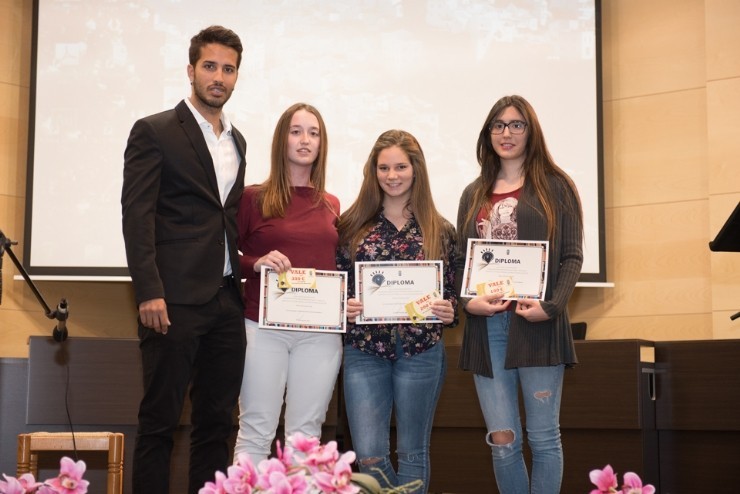 EL CERTAMEN DE FOTOGRAFÍA “NOS GUSTA LEER” PREMIA LA CREATIVIDAD DE JÓVENES MAZARRONEROS