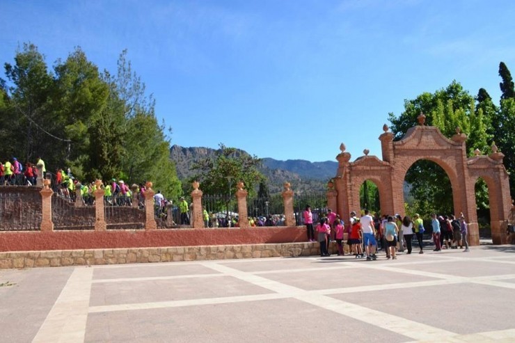 CLUB SENDERISTA AMIGOS DE LA NATURALEZA en el Día regional del senderista. Totana 29 mayo