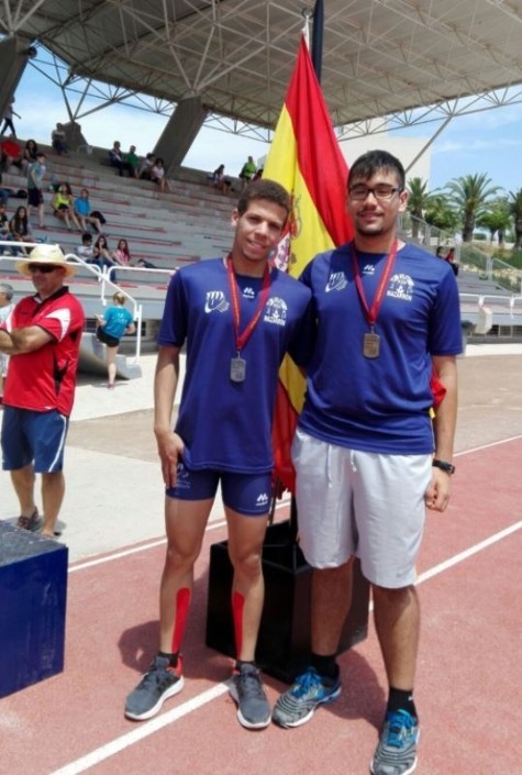 NUESTROS JÚNIORS EN EL PODIUM DEL  CAMPEONATO REGIONAL. CLUB ATLETISMO MAZARRÓN