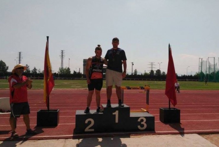 NUESTROS JÚNIORS EN EL PODIUM DEL  CAMPEONATO REGIONAL. CLUB ATLETISMO MAZARRÓN