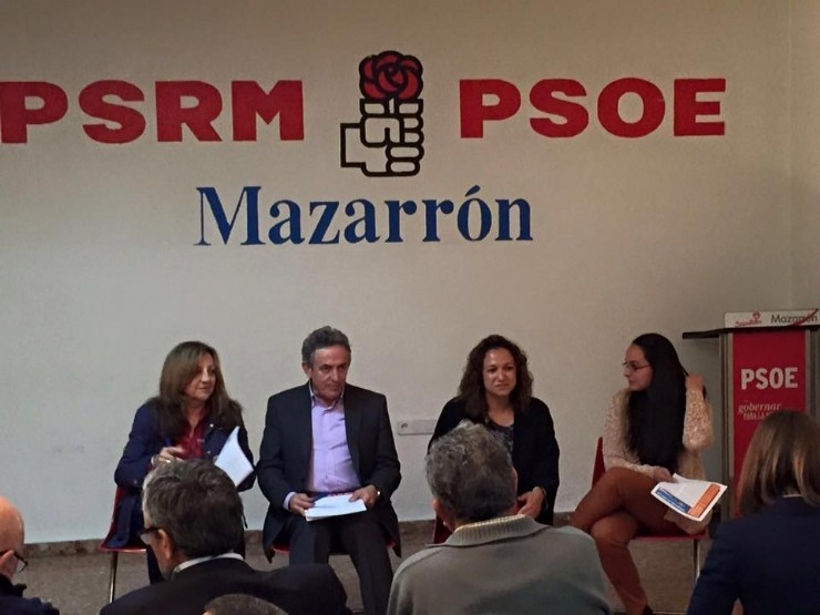 PSOE-MAZARRÓN. Asamblea informativa con  la Diputada Regional Isabel Casalduero y del Senador Francisco Javier Oñate.