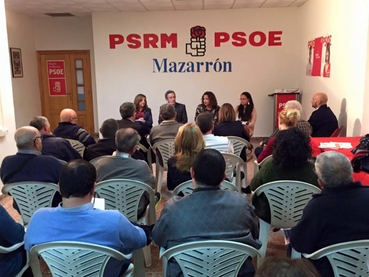 PSOE-MAZARRÓN. Asamblea informativa con  la Diputada Regional Isabel Casalduero y del Senador Francisco Javier Oñate.