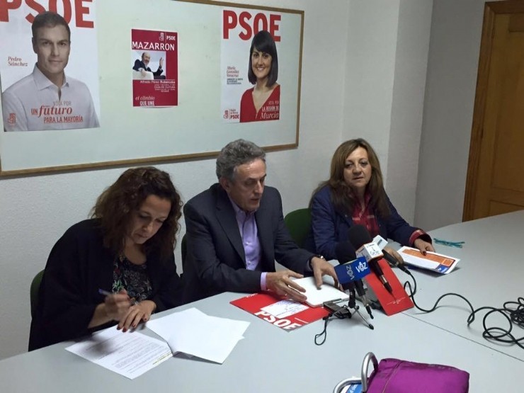 PSOE-MAZARRÓN. Asamblea informativa con  la Diputada Regional Isabel Casalduero y del Senador Francisco Javier Oñate.