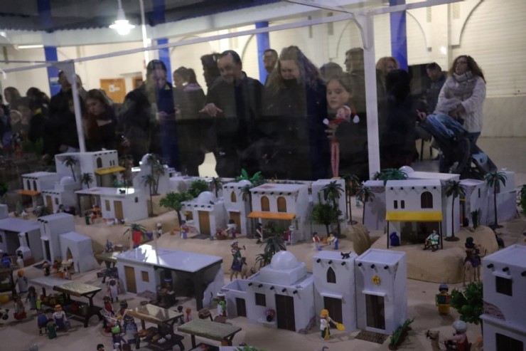 Inauguraron de una de las grandes atracciones de estas fiestas: el Gran Belén de Playmobil