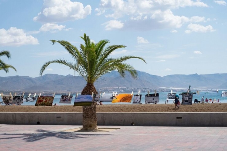 La Asociación fotográfica de Mazarrón F20. 'Tendemos a la Fotografía'. Paseo marítimo. 15 mayo