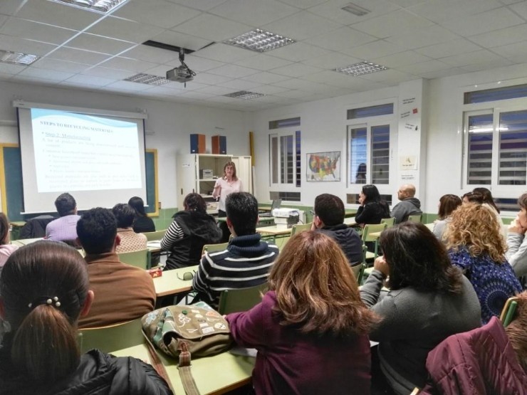 CONFERENCIAS Y CHARLAS DE INTERCAMBIO PARA CELEBRAR EL ANIVERSARIO DE LA ESCUELA OFICIAL DE IDIOMAS