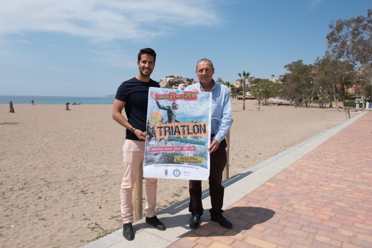 EL TRIATLÓN BAHÍA DE MAZARRÓN REÚNE ESTE SÁBADO A 300 PARTICIPANTES