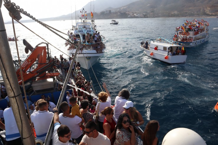 La Virgen del Carmen estuvo arropada por multitud de asistentes