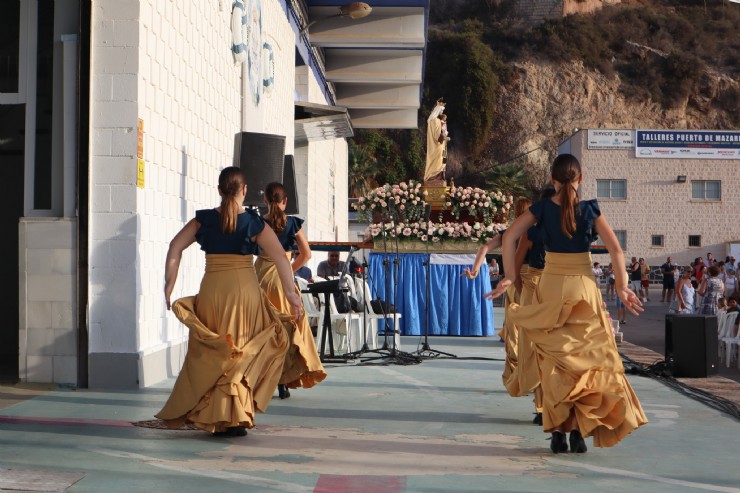 La Virgen del Carmen estuvo arropada por multitud de asistentes