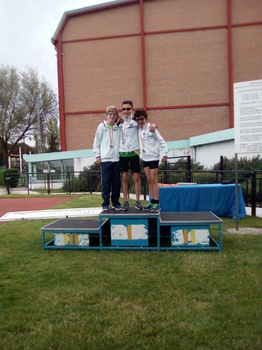 LOS MAZARRONEROS NATALIA AZNAR Y PABLO MENDEZ, PARTICIPARON EL PASADO FIN DE SEMANA EN EL CAMPEONATO DE ESPAÑA DE ATLETISMO DE DISCAPACIDAD VISUAL, CONSIGUIENDO 6 MEDALLAS DE ORO