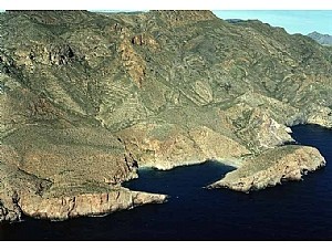 Asociación 'Torre de Santa Elena'. EXCURSION Y LIMPIEZA DE PLAYA: CALA CERRADA, Domingo 5 junio