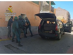 GUARDIA CIVIL. Desmantelados dos puntos de venta de droga al menudeo en Mazarrón.