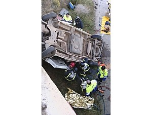 Servicios de emergencia atienden un accidente de tráfico ocurrido en la autovía Lorca-Águilas, en el que han muerto 5 personas y otras 3 han resultado heridas