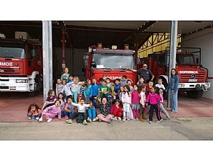 EL CEIP GINES GARCIA VISITA EL PARQUE DE BOMBEROS